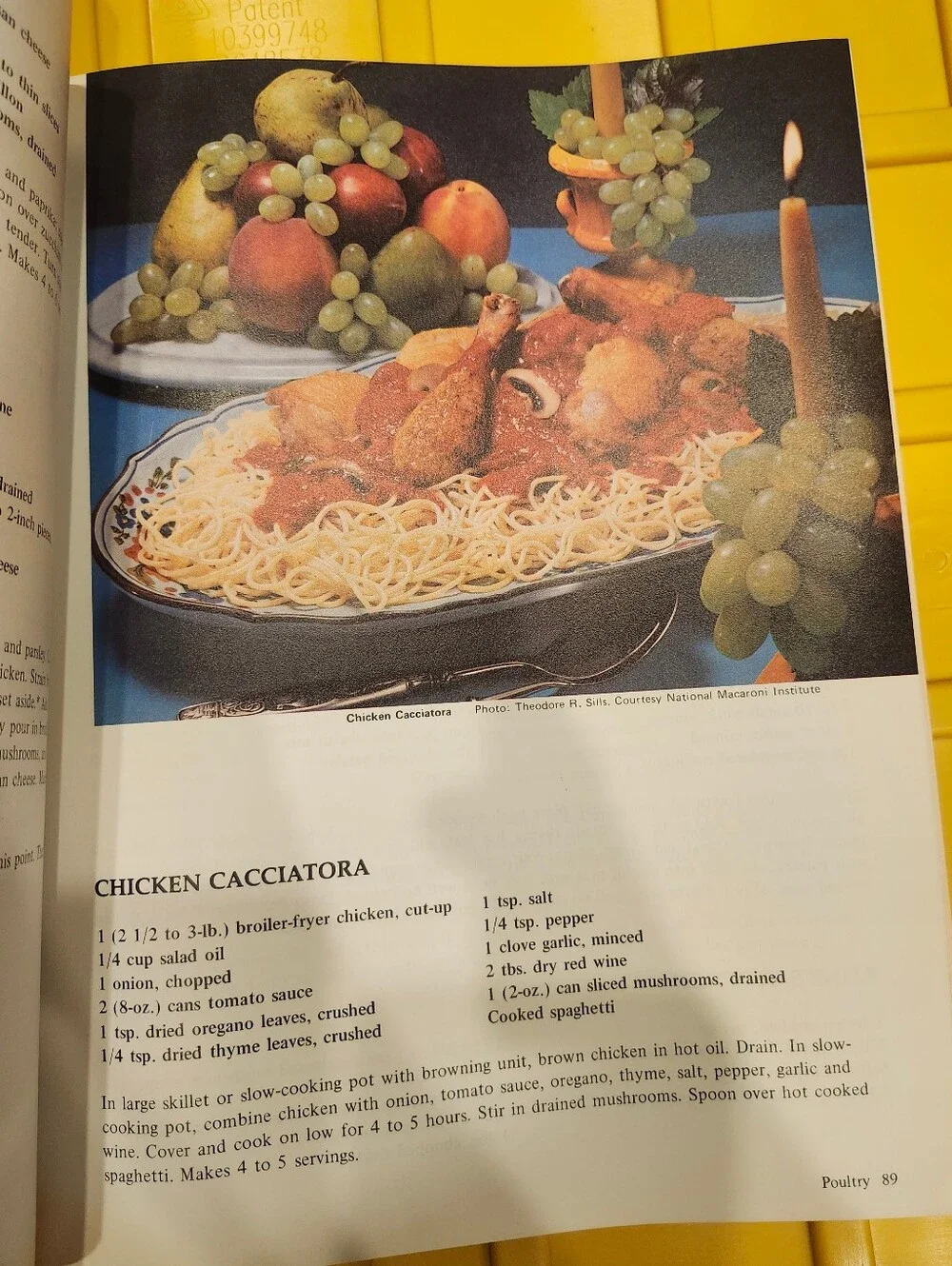 Vintage 1975 Crockery Cookery Cookbook by Mable Hoffman. 262 Tested Recipes.